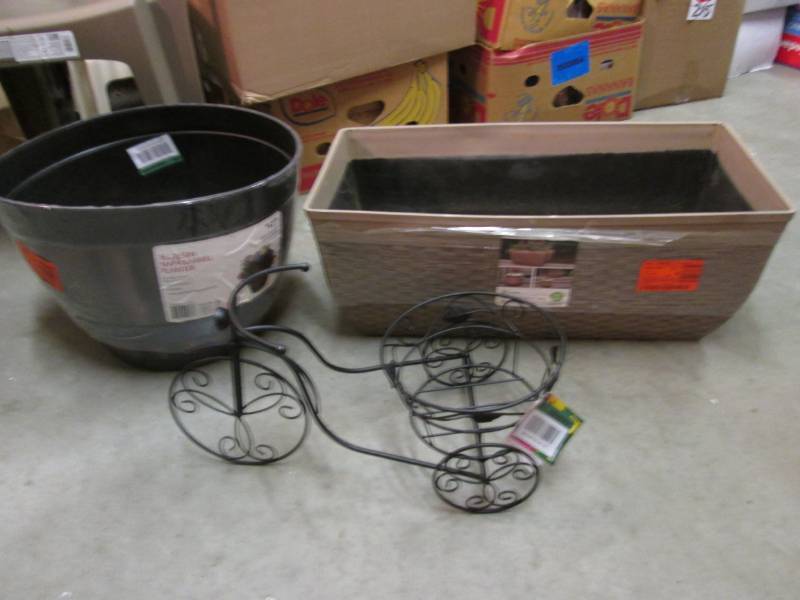 lot 44 image: Lot of 3 Planters  D-1T...