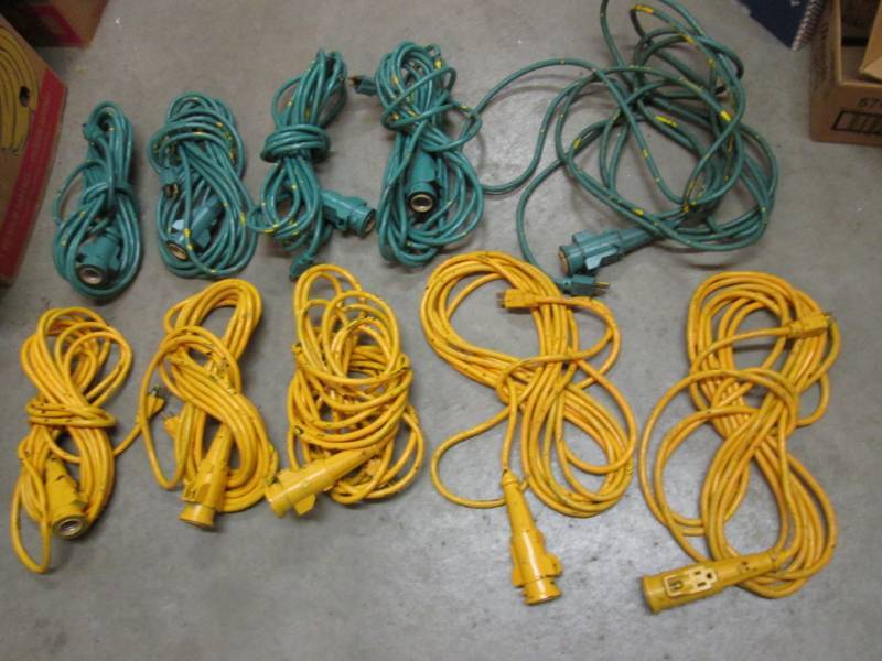 lot 59 image: Lot of 10 Corded Work Light Fixture...