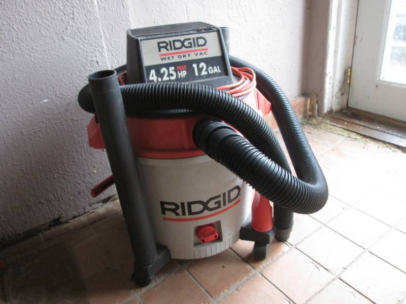 lot 61 image: Ridgid 12 Gallon Wet Dry Vac with H...