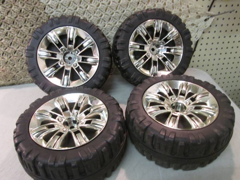 lot 105 image: Set of 4 Replacement Power Wheels W...