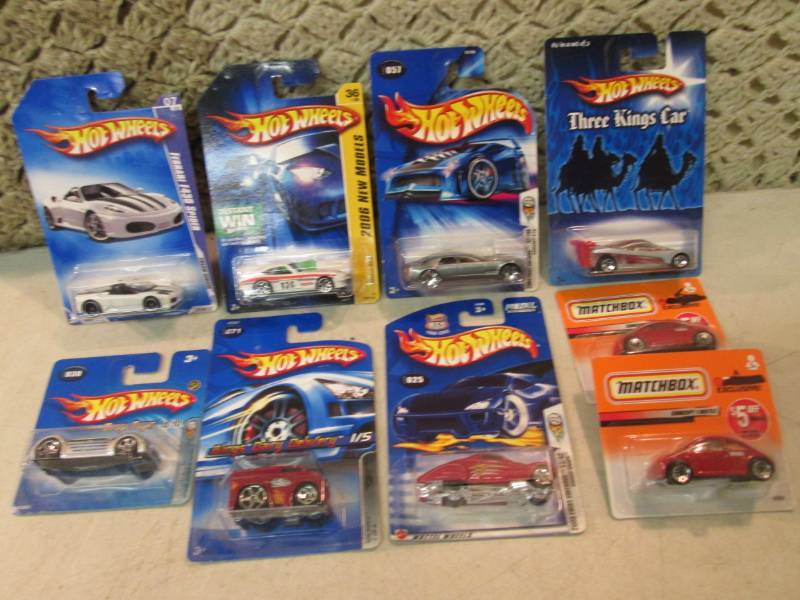 lot 116 image: Lot of Hot Wheels and Matchbox Cars...