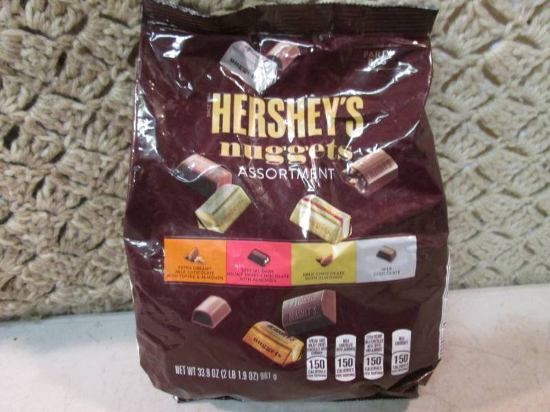 lot 132 image: Party Bag of Hersheys Nuggets Assor...
