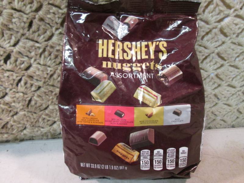 lot 133 image: Party Bag of Hersheys Nuggets Assor...