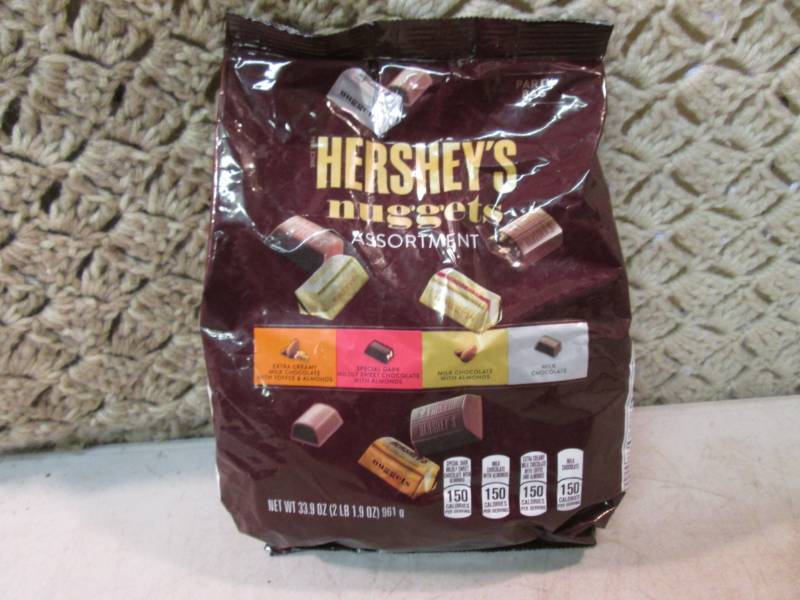 lot 134 image: Party Bag of Hersheys Nuggets Assor...