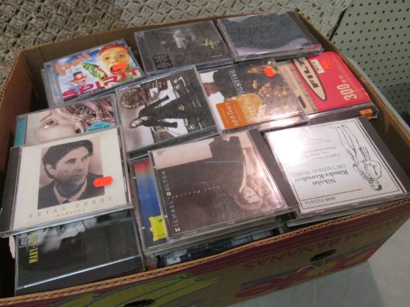 lot 206 image: Large Lot of CDs  C-2...