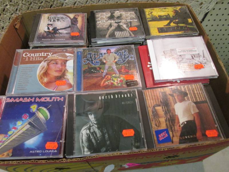 lot 208 image: Large Lot of CDs  C-2...