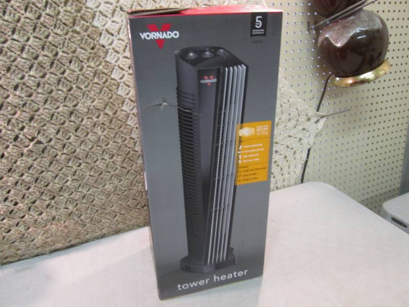 lot 221 image: Vornado TH1 20 1500 Watt V-Flow Wh...