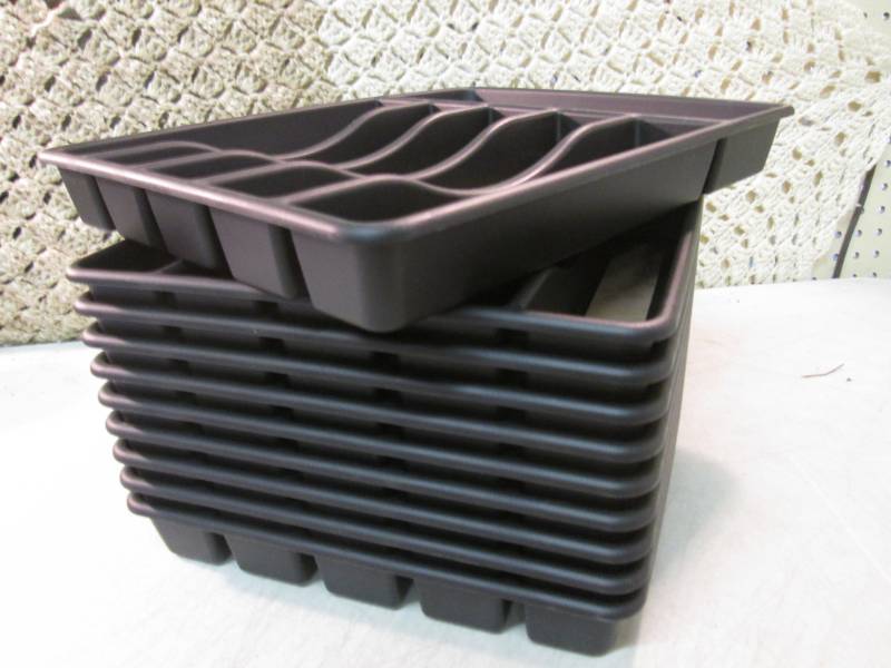 lot 231 image: Lot of 10 Rubbermaid Large No-Slip ...
