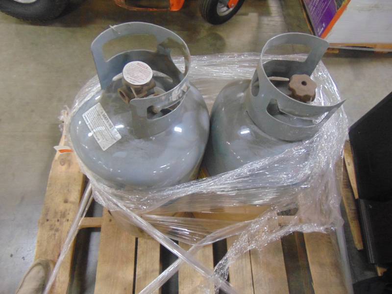 lot 373 image: Worthington 43.5 Empty Propane Cylinders - 2 Tanks