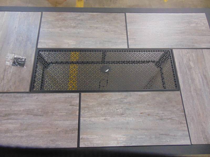 lot 392 image: Outdoor Patio Table - 64 x 40 x 28