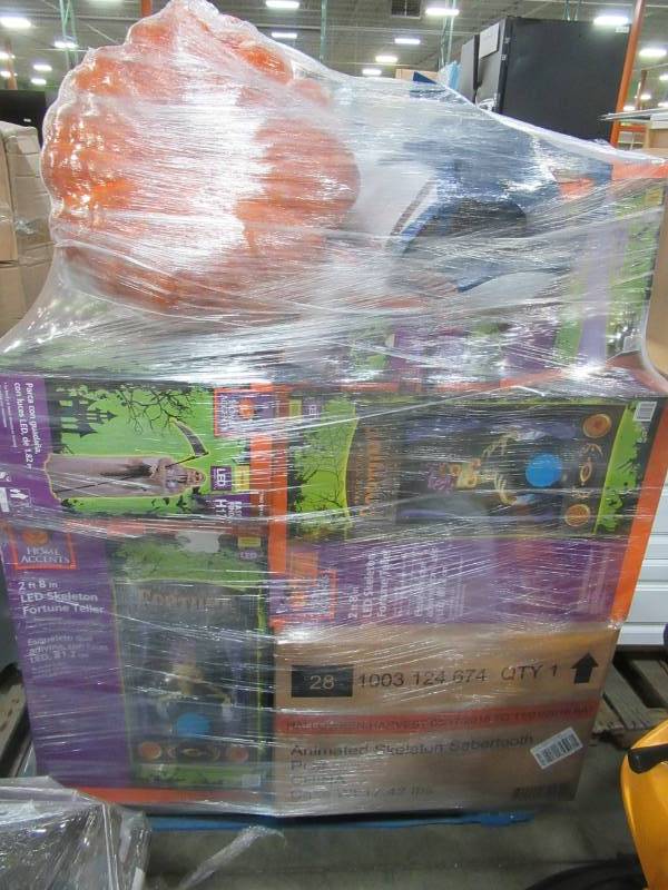 lot 8 image: MIXED HALLOWEEN WHOLESALE PALLET