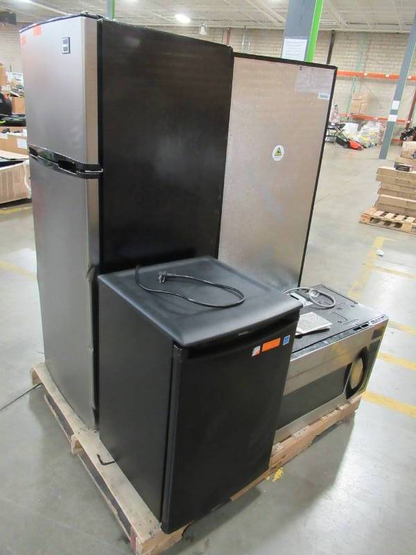 lot 40 image: WHOLESALE MIXED PALLET OF RETURNS - SMALLER APPLIANCES - Need Repair Fridges do not cool down and microwave buzzes