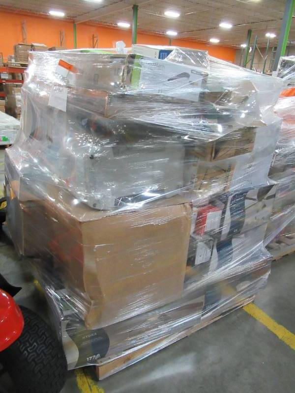lot 44 image: WHOLESALE MIXED PALLET OF RETURNS - CEILING FANS AND LIGHTING