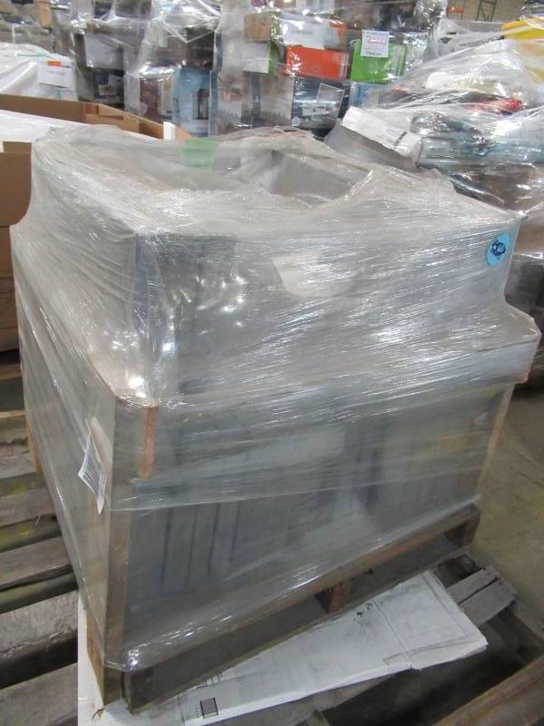 lot 51 image: Nantucket Pavers Patio-on-a-Pallet 12 in. x 24 in. and 24 in. x 24 in., 48 sq. ft. Concrete Gray Basketweave York-Stone Paver, 30531.