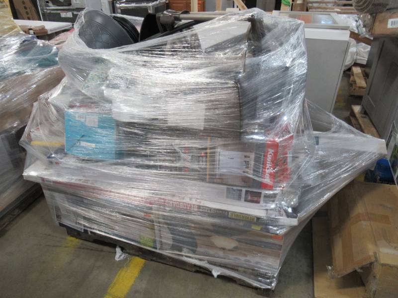 lot 83 image: MIXED WHOLESALE PALLET OF MISCELLANEOUS BUILDING MATERIALS FROM RETAIL STORE REMODEL - CEILING FANS, GARDEN AND OUTDOOR ITEMS AND MORE