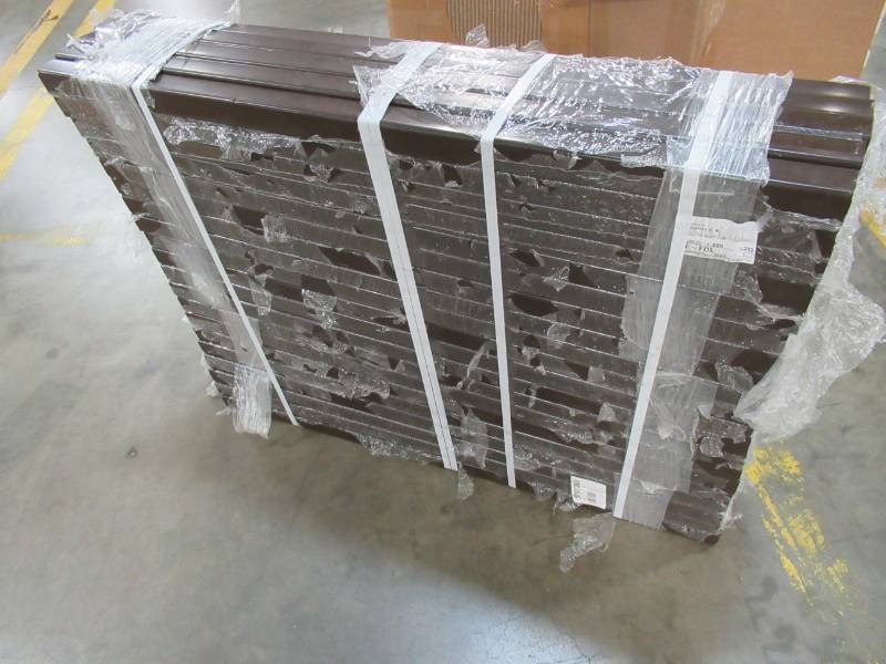 lot 106 image: 100 Fiberon Homeselect Chestnut Brown Composite Deck Balusters, BAL SQ 33.5 5PK DW