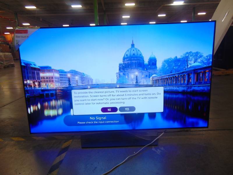 lot 404 image: LG Electronics OLED55B7A 55-Inch 4K Ultra HD Smart OLED TV (2017 Model)