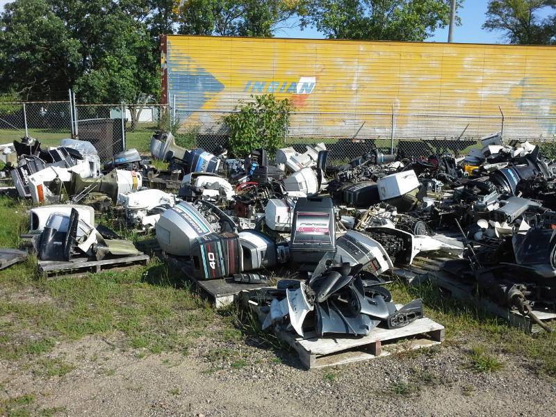 lot 1 image: Large Lot of Boat Motors and Boat Motor Parts