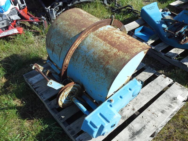 lot 10 image: Ford Series 100 Lawn Tractor Tiller Attachment