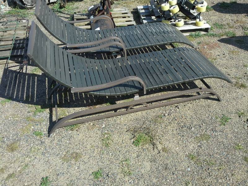 lot 21 image: Lot of (2) Lounger Patio Chairs
