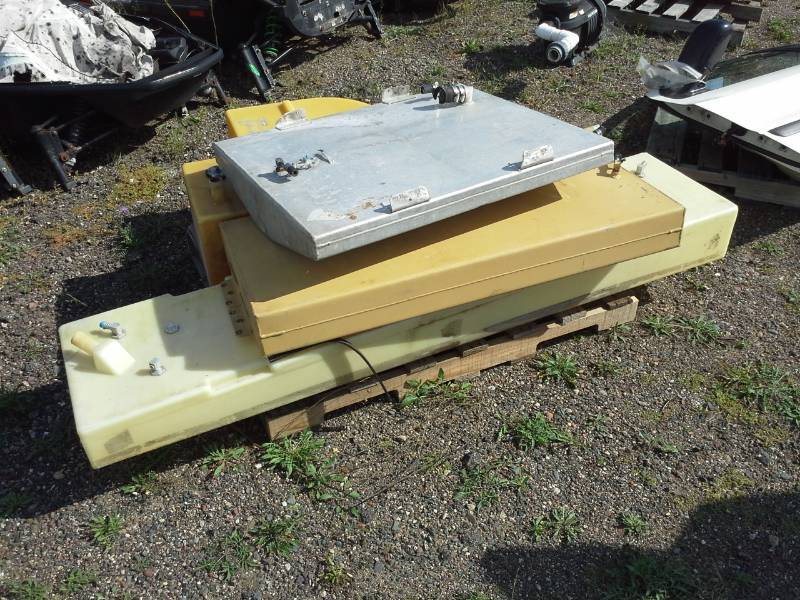 lot 30 image: Boat Gasoline Holding Tanks