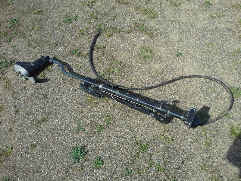 lot 40 image: Boat Motor Shaft and Propeller Assembly with Wiring Harness