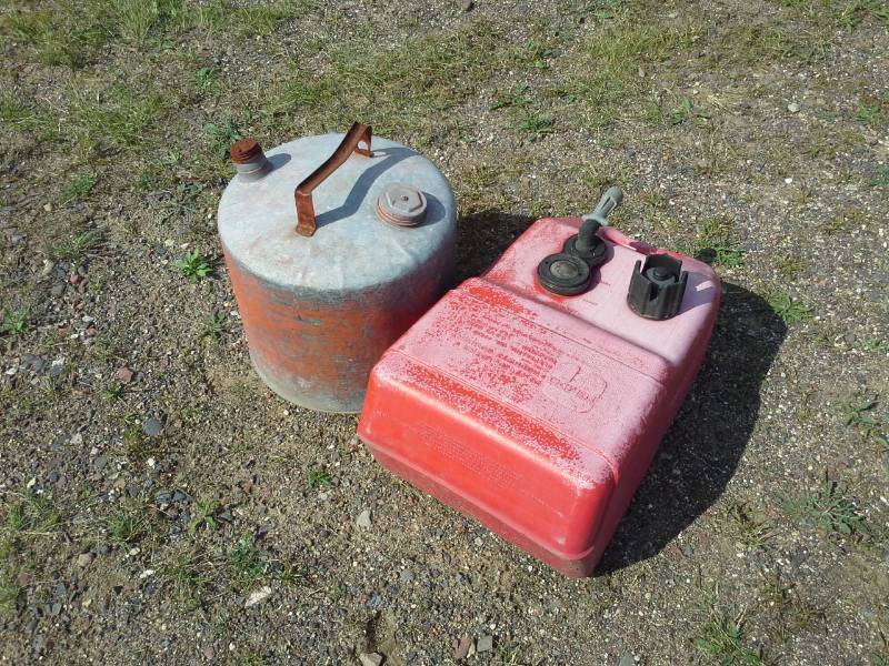 lot 41 image: Lot of (2) Plastic Marine Gasoline Can, Metal Gasoiline Can