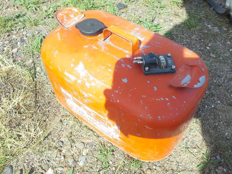 lot 43 image: OMC 5-Gallon Metal Marine Gasoline Can
