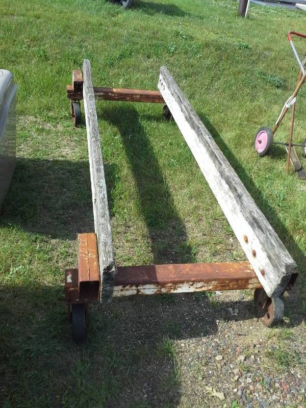 lot 46 image: 4-Wheel Metal Dolly with Wood Beam Rails