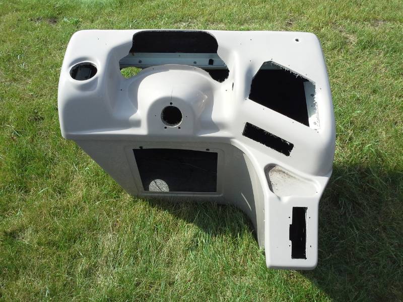 lot 49 image: Premier Marine Boat Command Center Console
