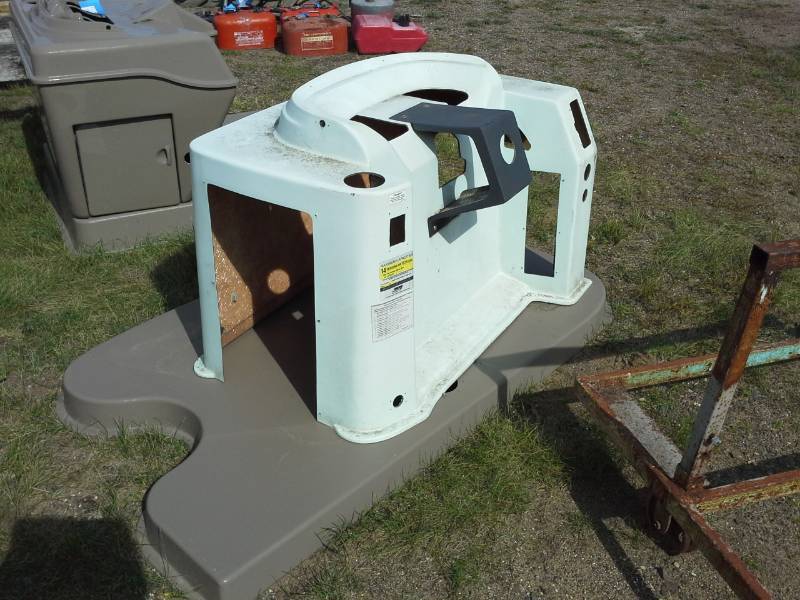 lot 52 image: Premier Marine Boat Command Center Console