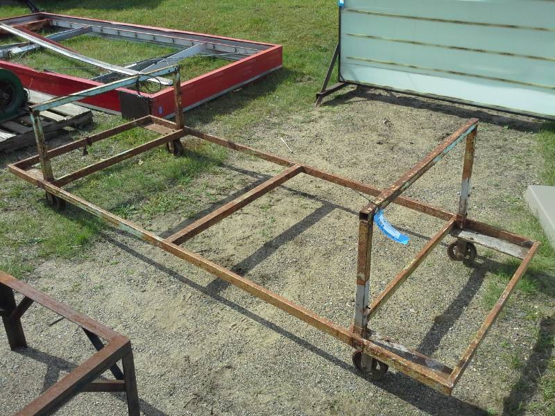 lot 53 image: 4-Wheel Metal Dolly