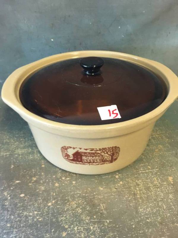 lot 15 image: Stoneware Crock