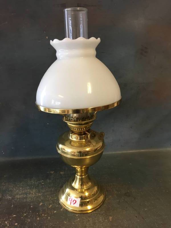 lot 40 image: Paraffin Lamp