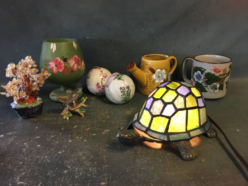 lot 43 image: Assorted Collectables & Home Decor