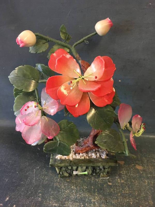 lot 49 image: Home Decor