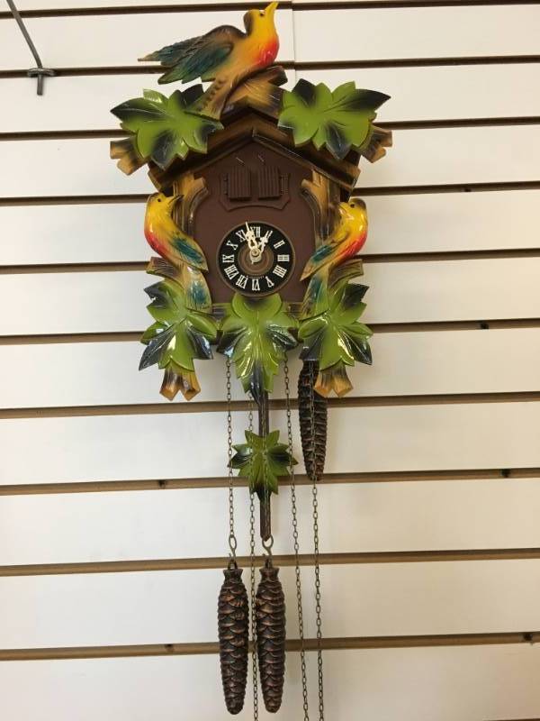 lot 60 image: Cuckoo clock