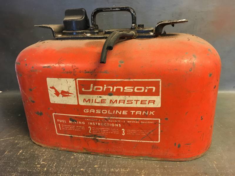 lot 92 image: Boat Motor Gas Tank