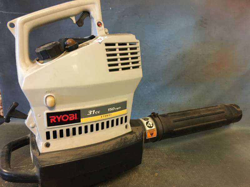 lot 95 image: Leaf Blower