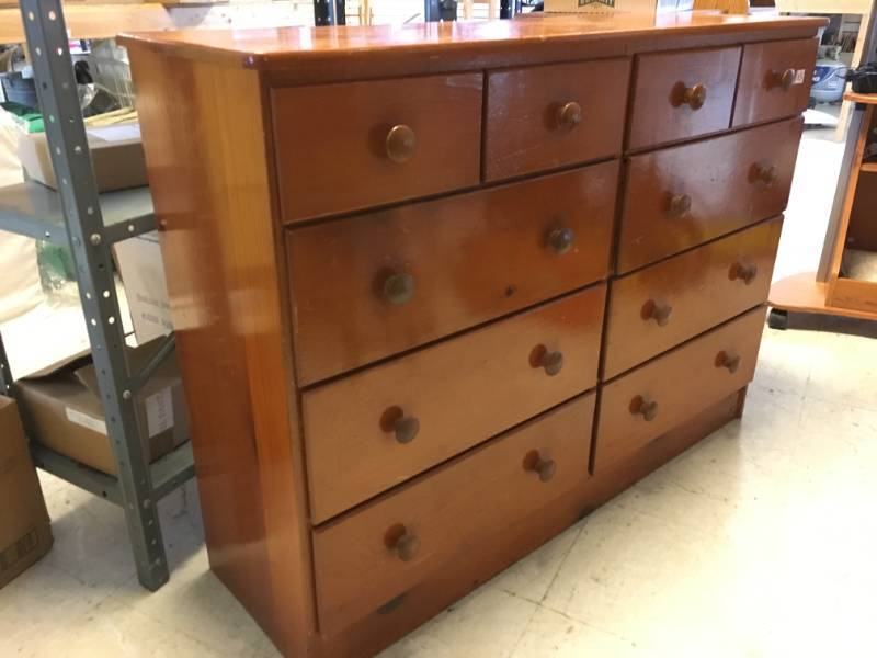 lot 103 image: Dresser