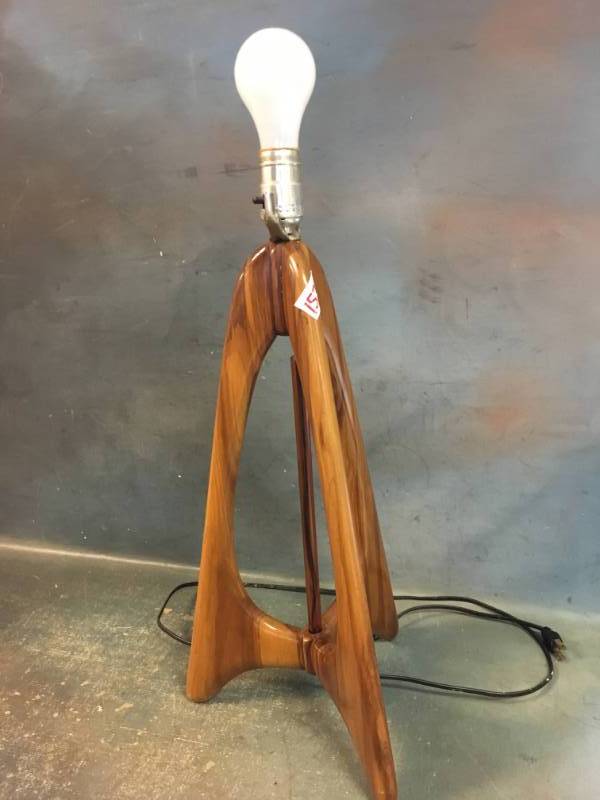 lot 157 image: Lamp