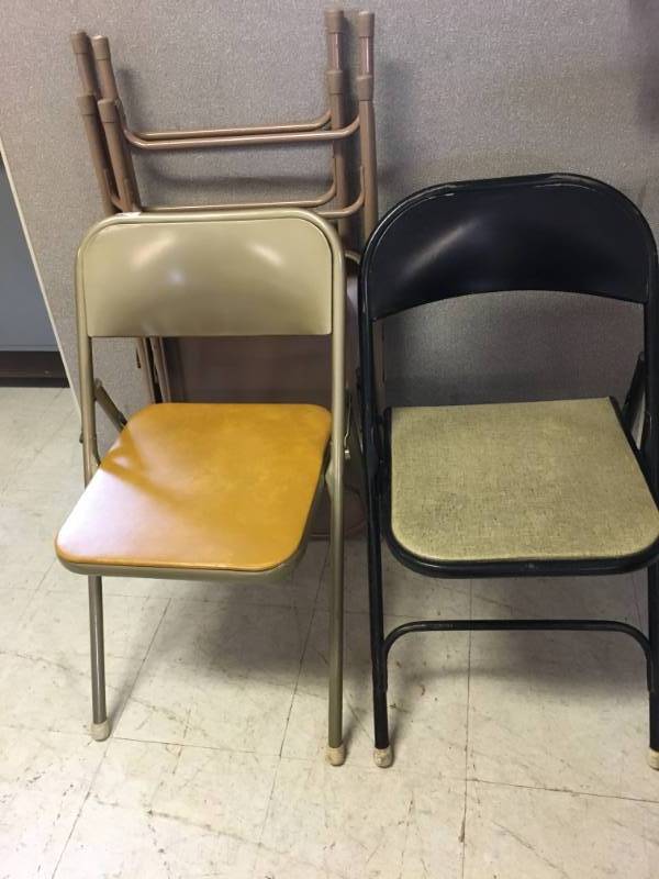 lot 167 image: Metal Folding Chairs