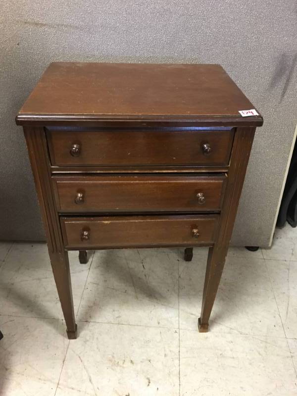 lot 174 image: Sewing Supplies in Cabinet