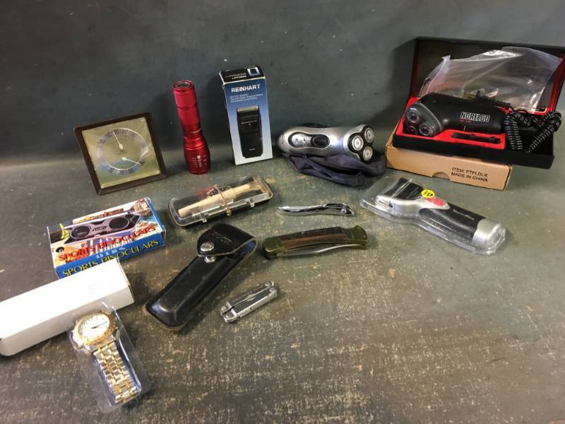 lot 182 image: Mens Razors, Watches, Knives and More