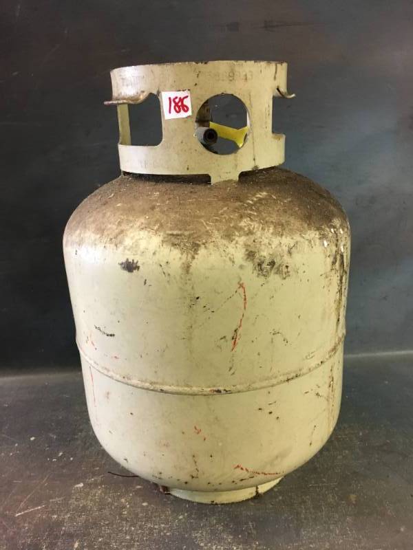 lot 186 image: Propane Tank