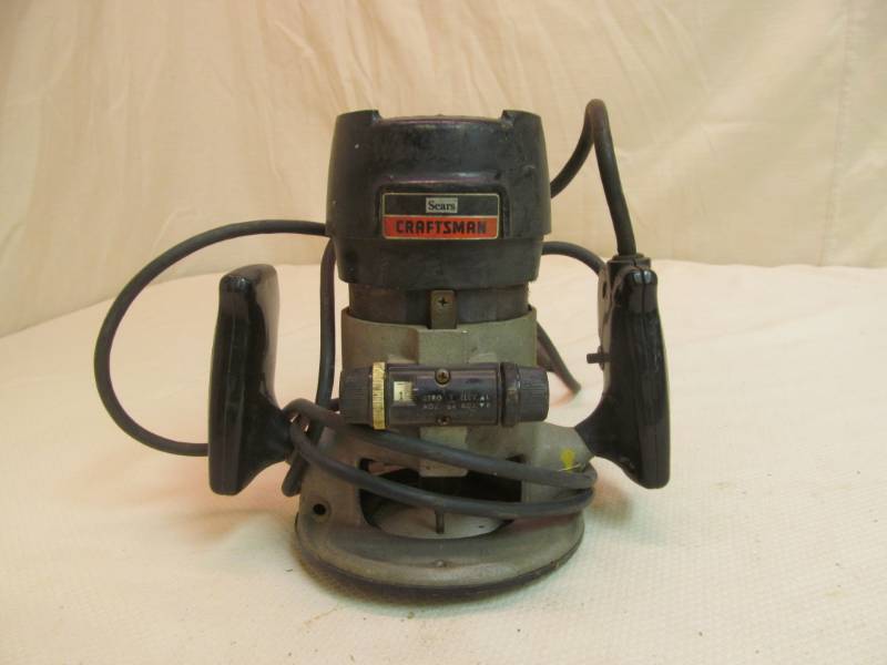lot 14 image: Craftsman Router