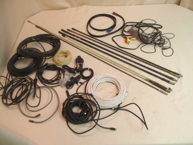lot 45 image: Variety of radio antennas, cables, connectors