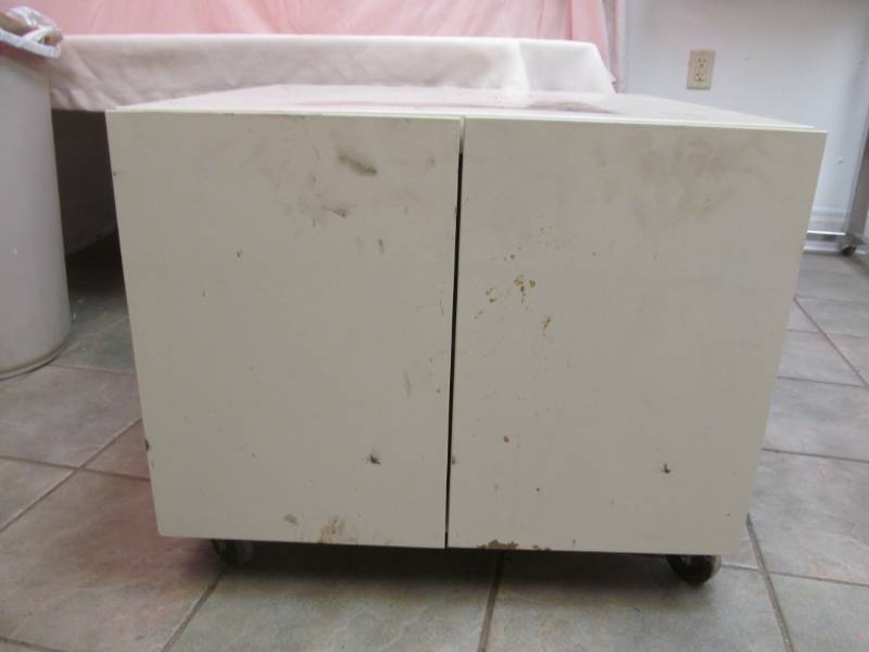 lot 57 image: Metal Cabinet, Magnet Closures