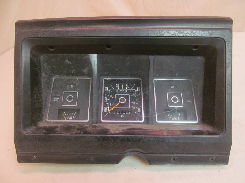 lot 75 image: Ford Speedometer Cluster