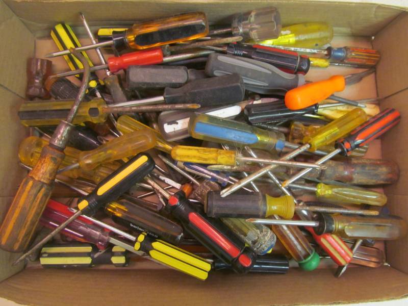 lot 92 image: Large group of PhillipStraight screw drivers